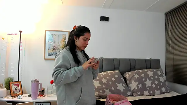 Gigi-bom online show from 12-21-25, 01:41