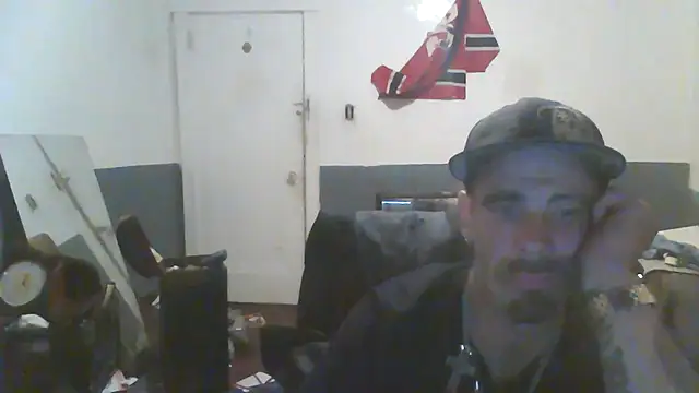 Snapshot of sledge901 chatting on 11-09-25, 03:10 sledge901 online show from 11-09-25, 03:10