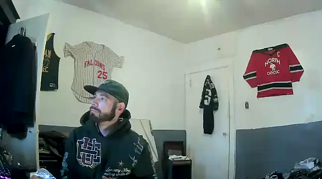 Snapshot of sledge901 chatting on 02-08-25, 04:57 sledge901 online show from 02-08-25, 04:57