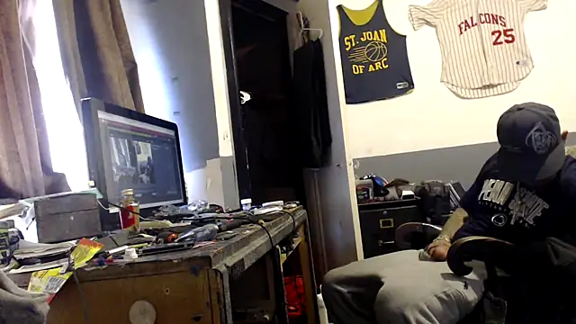 Snapshot of sledge901 chatting on 11-04-25, 09:29 sledge901 online show from 11-04-25, 09:29