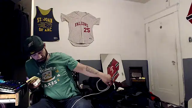 Snapshot of sledge901 chatting on 01-31-25, 05:51 sledge901 online show from 01-31-25, 05:51