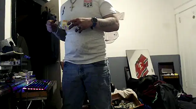 Snapshot of sledge901 chatting on 02-02-25, 09:51 sledge901 online show from 02-02-25, 09:51