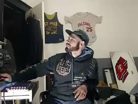 Snapshot of sledge901 chatting on 02-16-25, 09:38 sledge901 online show from 02-16-25, 09:38