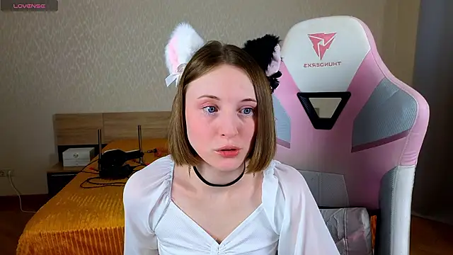 Cowell Adelina online show from 02-23-26, 09:32