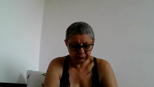 Snapshot of roseblak42 chatting on 07-02-26, 03:51 roseblak42 online show from 07-02-26, 03:51