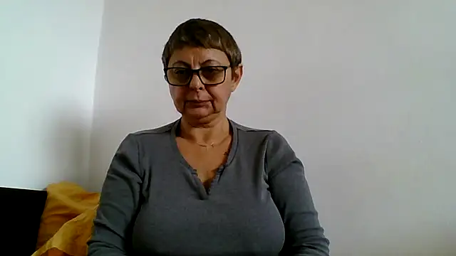 roseblak42 online show from 10-26-25, 10:37