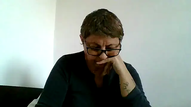 roseblak42 online show from 11-03-25, 02:20