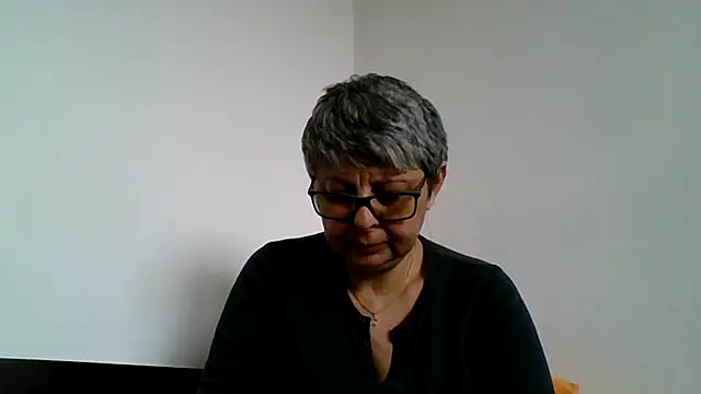 roseblak42 online show from 04-04-26, 09:16