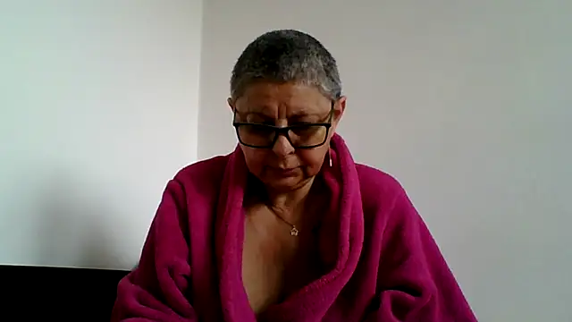 roseblak42 online show from 04-13-26, 07:56