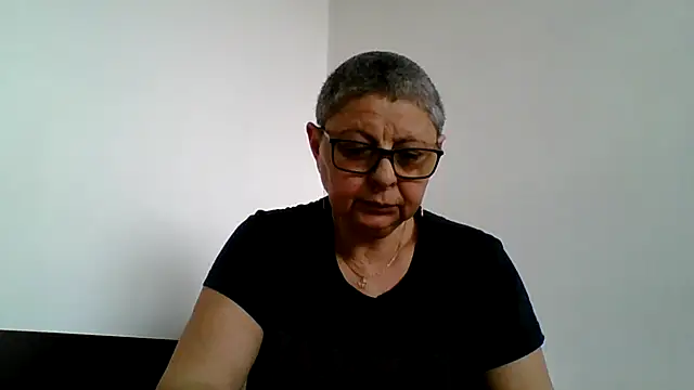 roseblak42 online show from 04-12-26, 09:34