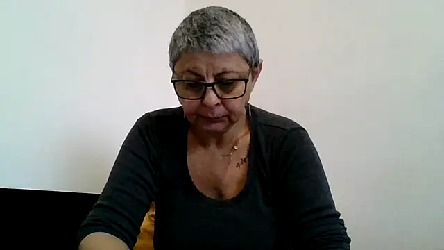 roseblak42 online show from 12-23-25, 08:57