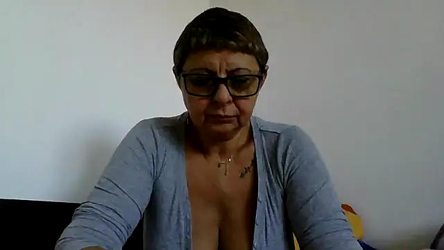 roseblak42 online show from 10-23-25, 01:43