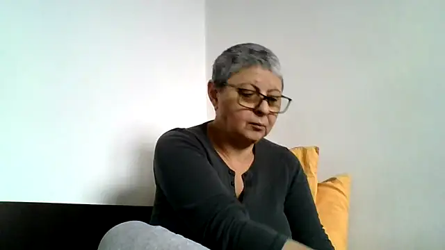 roseblak42 online show from 12-19-25, 07:33