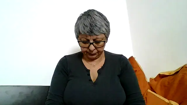 roseblak42 online show from 02-18-26, 10:12