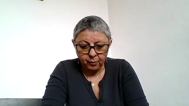 roseblak42 online show from 04-22-26, 10:22