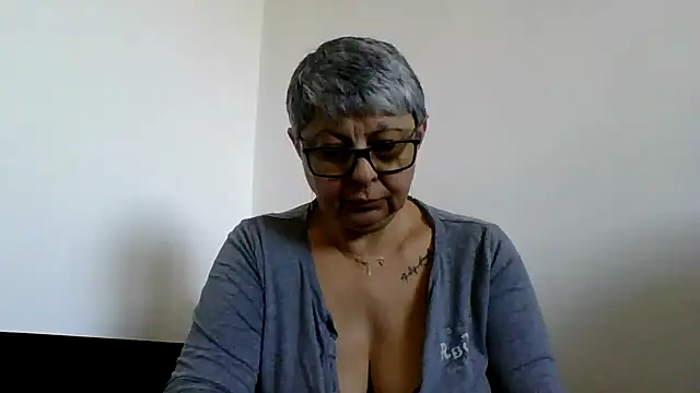 roseblak42 online show from 03-07-26, 11:59