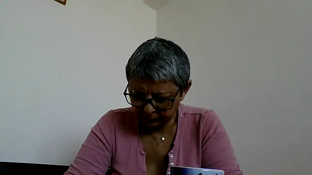 roseblak42 online show from 01-09-26, 11:28