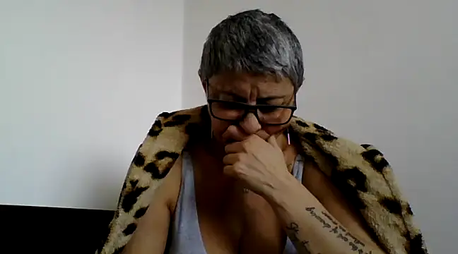 roseblak42 online show from 03-02-25, 12:25