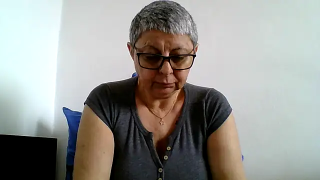 roseblak42 online show from 05-08-26, 10:30