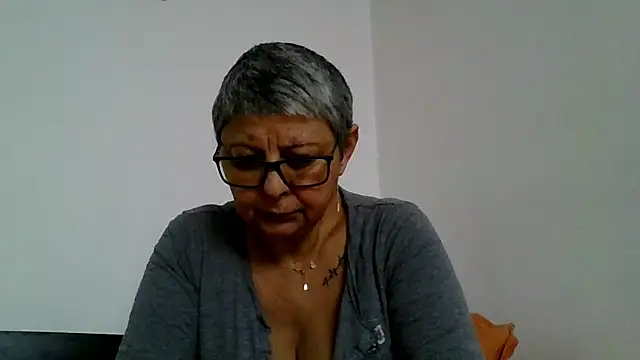 roseblak42 online show from 01-08-26, 11:49