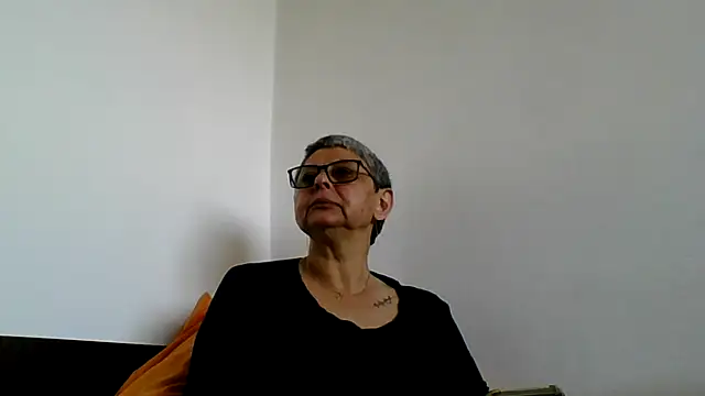 roseblak42 online show from 05-19-26, 07:59