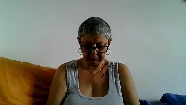 Snapshot of roseblak42 chatting on 07-13-26, 03:00 roseblak42 online show from 07-13-26, 03:00