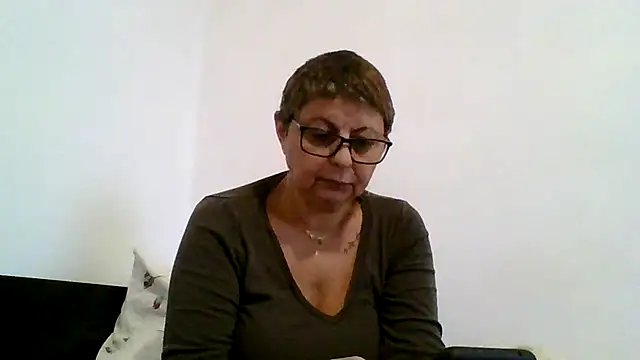 roseblak42 online show from 10-13-25, 02:40