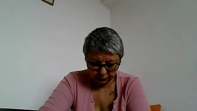 roseblak42 online show from 01-11-26, 08:54