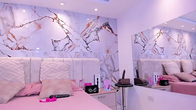 kiana cream online show from 12-20-25, 11:46