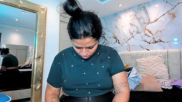 kiana cream online show from 02-06-26, 10:33