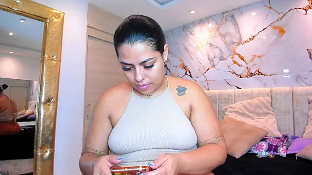 kiana cream online show from 02-16-26, 11:42