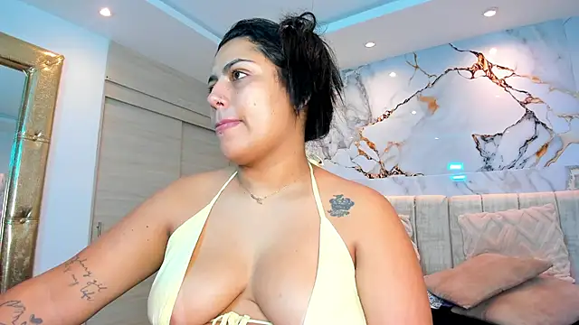 kiana cream online show from 02-05-26, 11:28