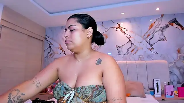 Snapshot of kiana_cream chatting on 05-15-26, 11:41 kiana cream online show from 05-15-26, 11:41