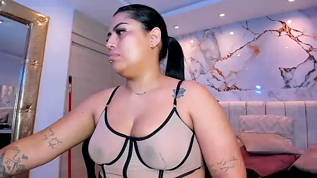 kiana cream online show from 06-26-26, 12:00