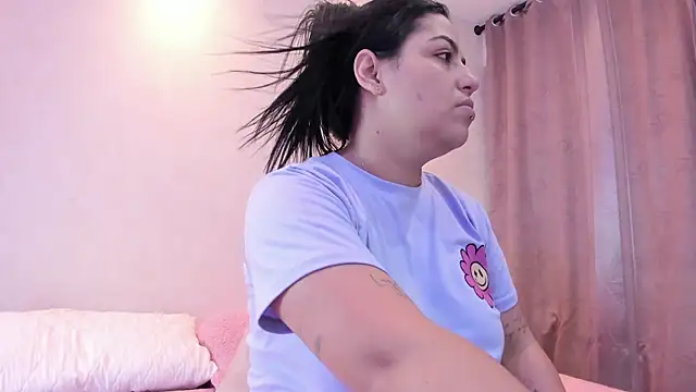 kiana cream online show from 10-06-25, 11:55