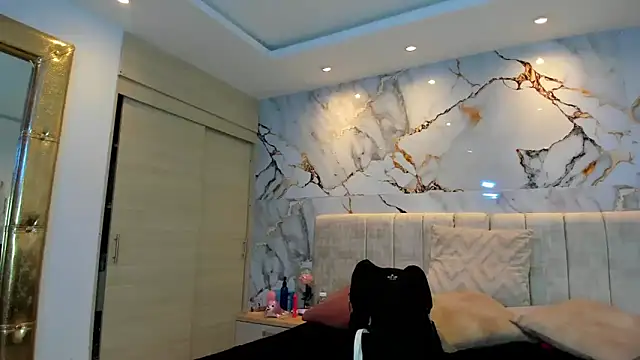 kiana cream online show from 06-19-26, 11:38