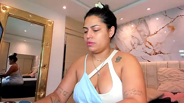 Snapshot of kiana_cream chatting on 04-23-26, 12:00 kiana cream online show from 04-23-26, 12:00
