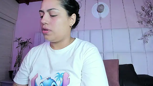 kiana cream online show from 09-24-25, 12:22