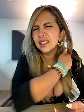  Abril-Office1 online show from 11-13-25, 03:27