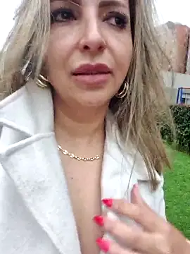  Abril-Office1 online show from 03-06-25, 10:15