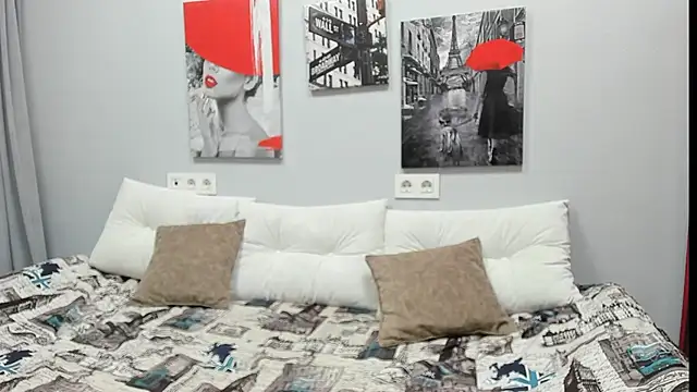 Snapshot of Tiny_JuJu chatting on 02-04-26, 01:11 Tiny JuJu online show from 02-04-26, 01:11