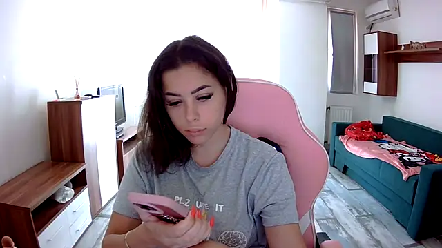 Snapshot of LovelyJulliette chatting on 09-15-25, 12:38 LovelyJulliette online show from 09-15-25, 12:38
