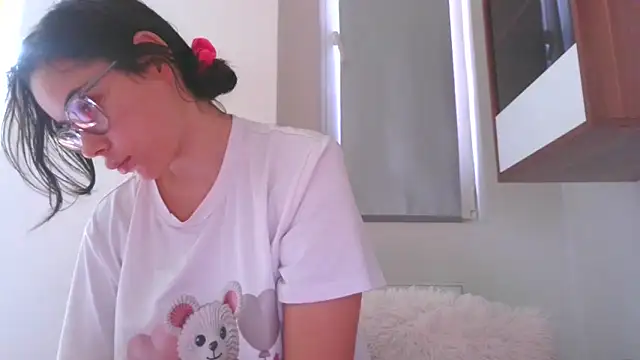 LovelyJulliette online show from 10-27-25, 12:50