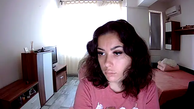 Snapshot of LovelyJulliette chatting on 09-28-25, 10:33 LovelyJulliette online show from 09-28-25, 10:33