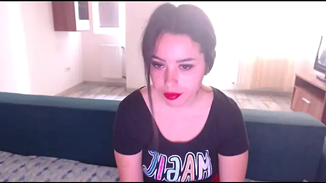 Snapshot of LovelyJulliette chatting on 03-17-25, 08:07 LovelyJulliette online show from 03-17-25, 08:07