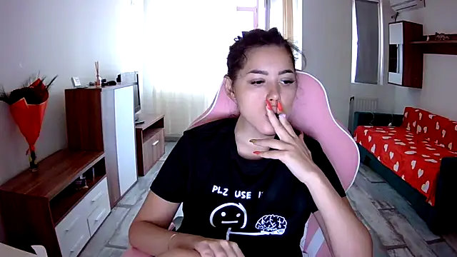 Snapshot of LovelyJulliette chatting on 09-25-25, 12:33 LovelyJulliette online show from 09-25-25, 12:33