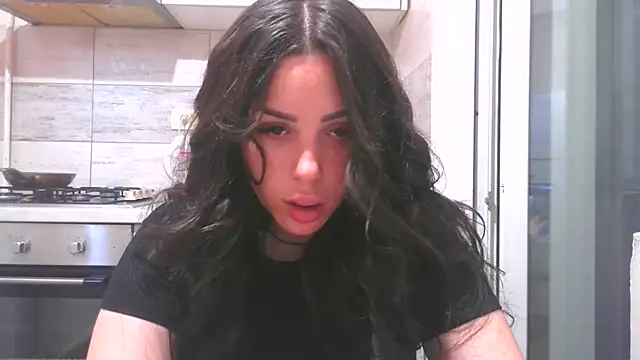 Snapshot of LovelyJulliette chatting on 06-24-26, 03:32 LovelyJulliette online show from 06-24-26, 03:32