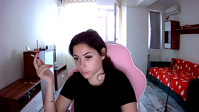 Snapshot of LovelyJulliette chatting on 09-24-25, 02:23 LovelyJulliette online show from 09-24-25, 02:23