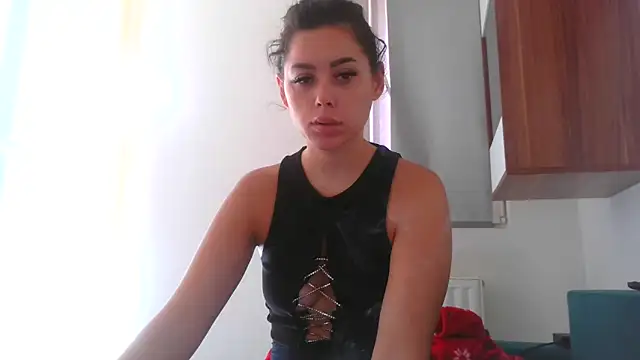 Snapshot of LovelyJulliette chatting on 09-18-25, 12:52 LovelyJulliette online show from 09-18-25, 12:52
