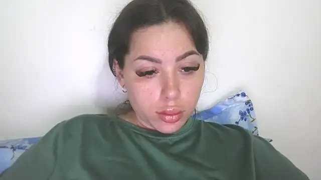 Snapshot of LovelyJulliette chatting on 06-10-26, 10:49 LovelyJulliette online show from 06-10-26, 10:49